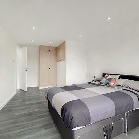 Lovely 4 Bed Apartment Perfect For Families! London Exteriör bild