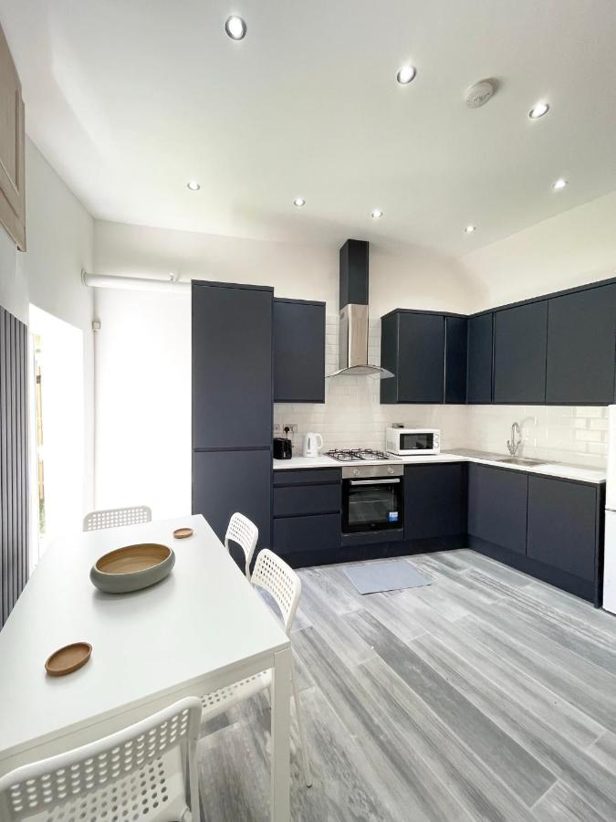 Lovely 4 Bed Apartment Perfect For Families! London Exteriör bild